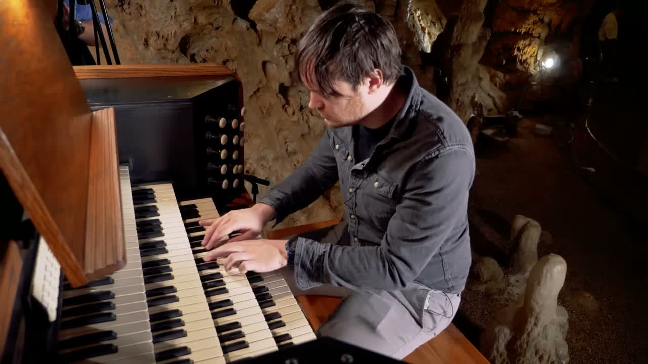 The organ keyboard inside Luray Caverns — Rob Scallon / Luray Caverns. Documentary performance excerpt, unchanged sound and playback speed.