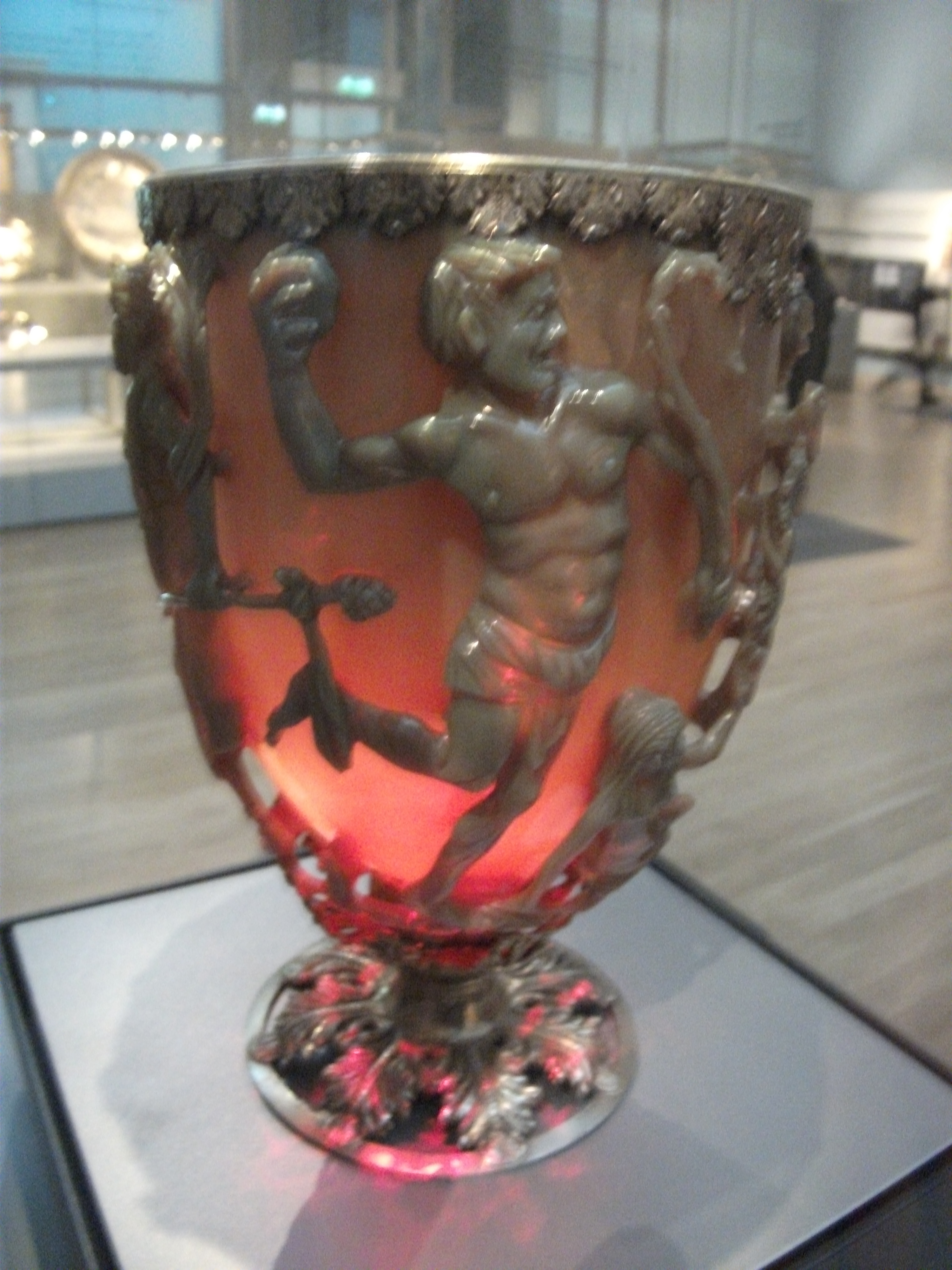 The whole Lycurgus Cup with light passing through it